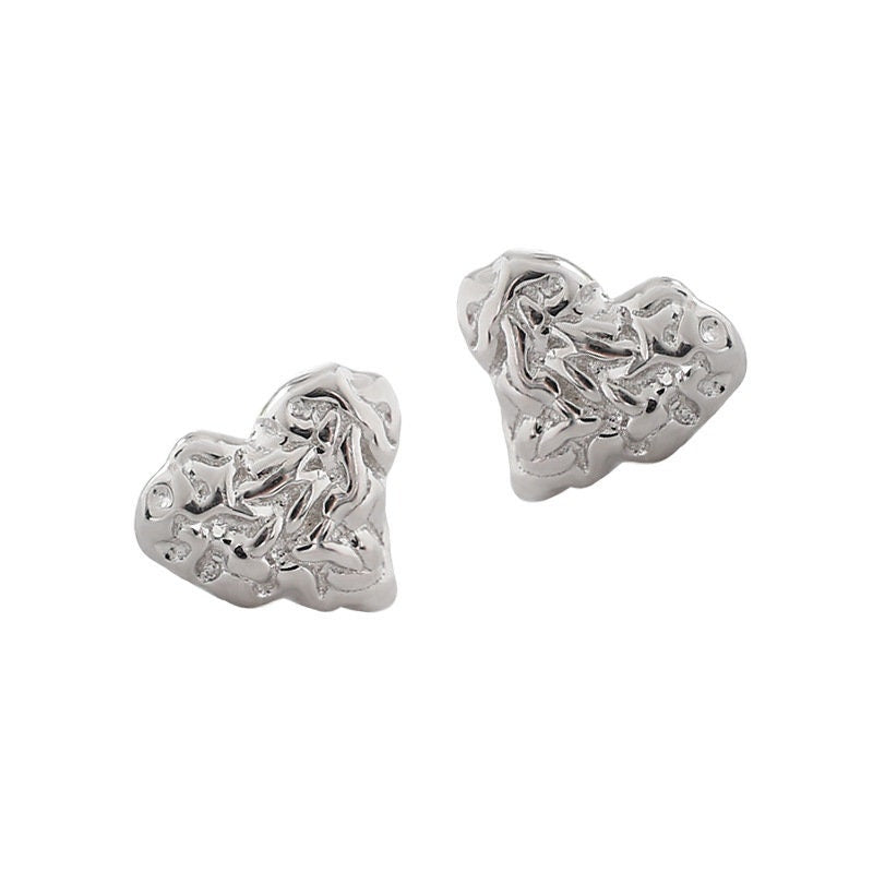 18K Gold Hammered Small Heart Stud Earring, Brass Heart Earring, Tiny Heart Stud Earring, Dainty Little Heart Stud, Tiny Hammered Heart Stud