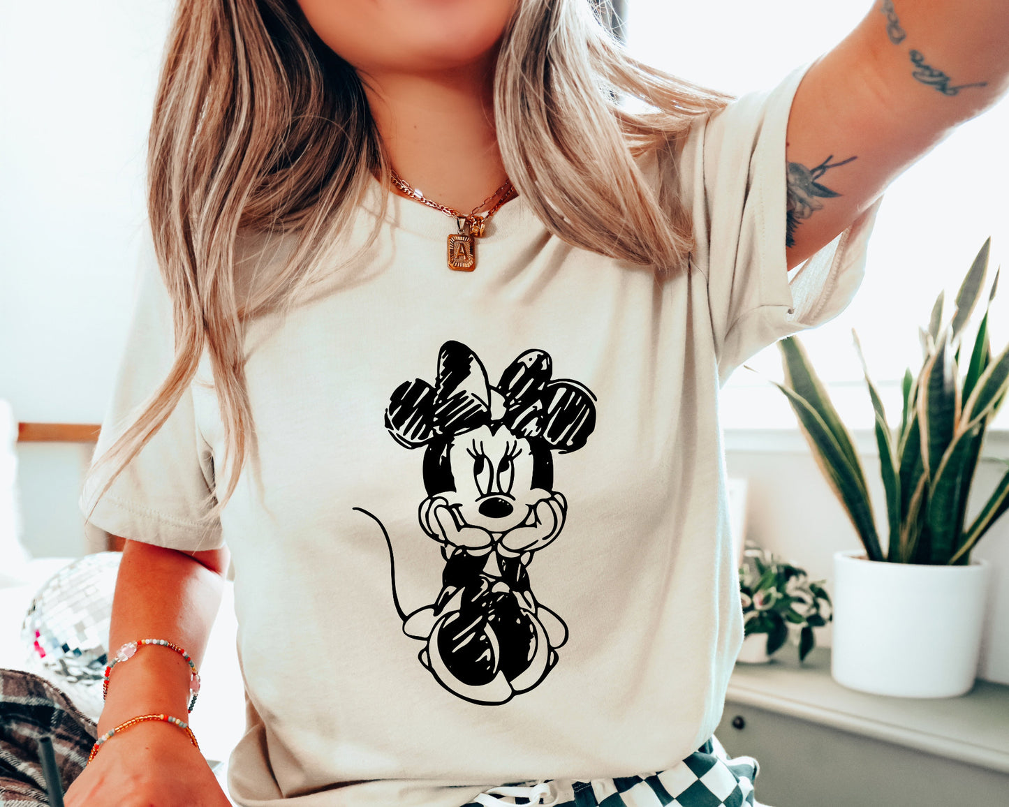 Minnie Shirt,Minnie Silhouette Shirt,Disney Shirt for Women,Classic Sketch Cute Vintage Minnie T-Shirt,Disney trip Shirt,Retro Minnie Shirt