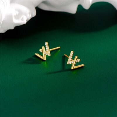 Mini W Earrings, Letter Ear Studs, Minimalist Earring, Daily Studs Earrings, Sparkly earring, Arrowhead Stud Earrings,  Chevron Stud Earring