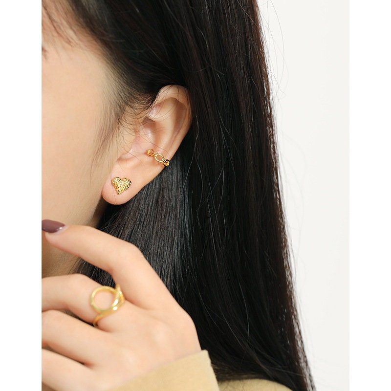 18K Gold Hammered Small Heart Stud Earring, Brass Heart Earring, Tiny Heart Stud Earring, Dainty Little Heart Stud, Tiny Hammered Heart Stud