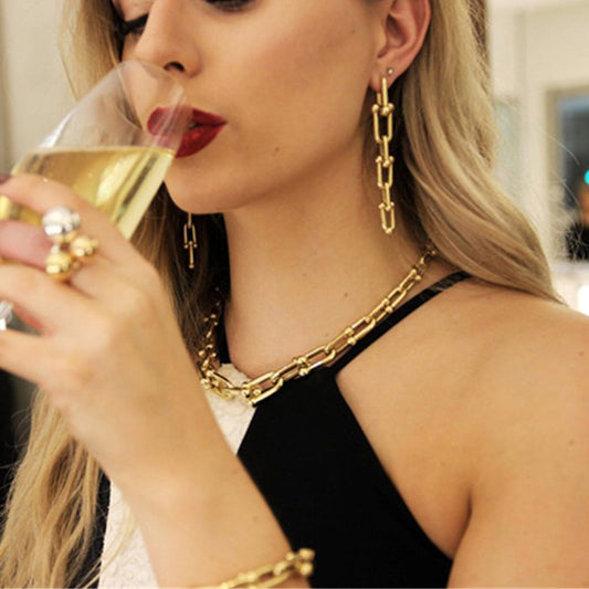 18K Gold U Shape Chain Stud Earring
