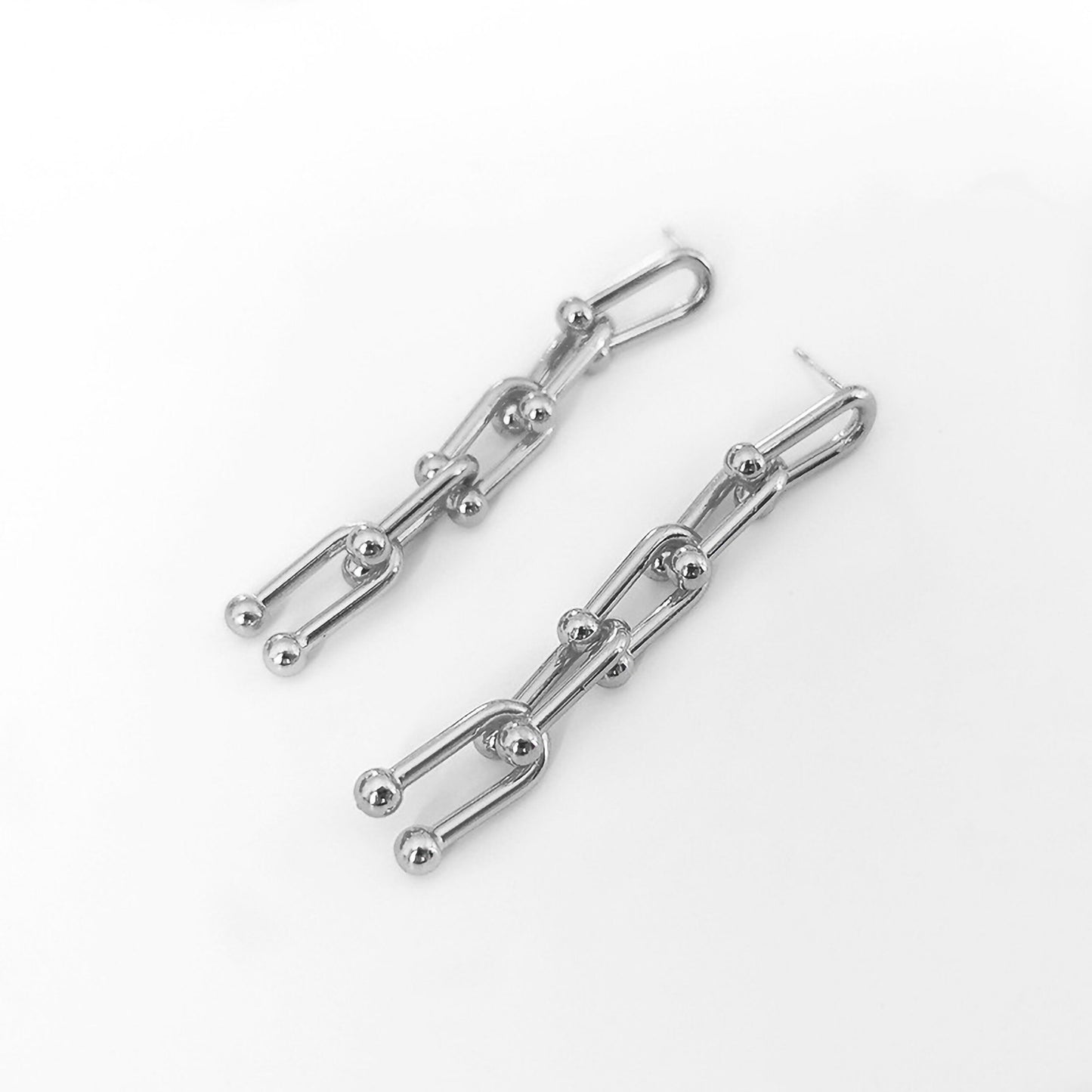 18K Gold U Shape Chain Stud Earring