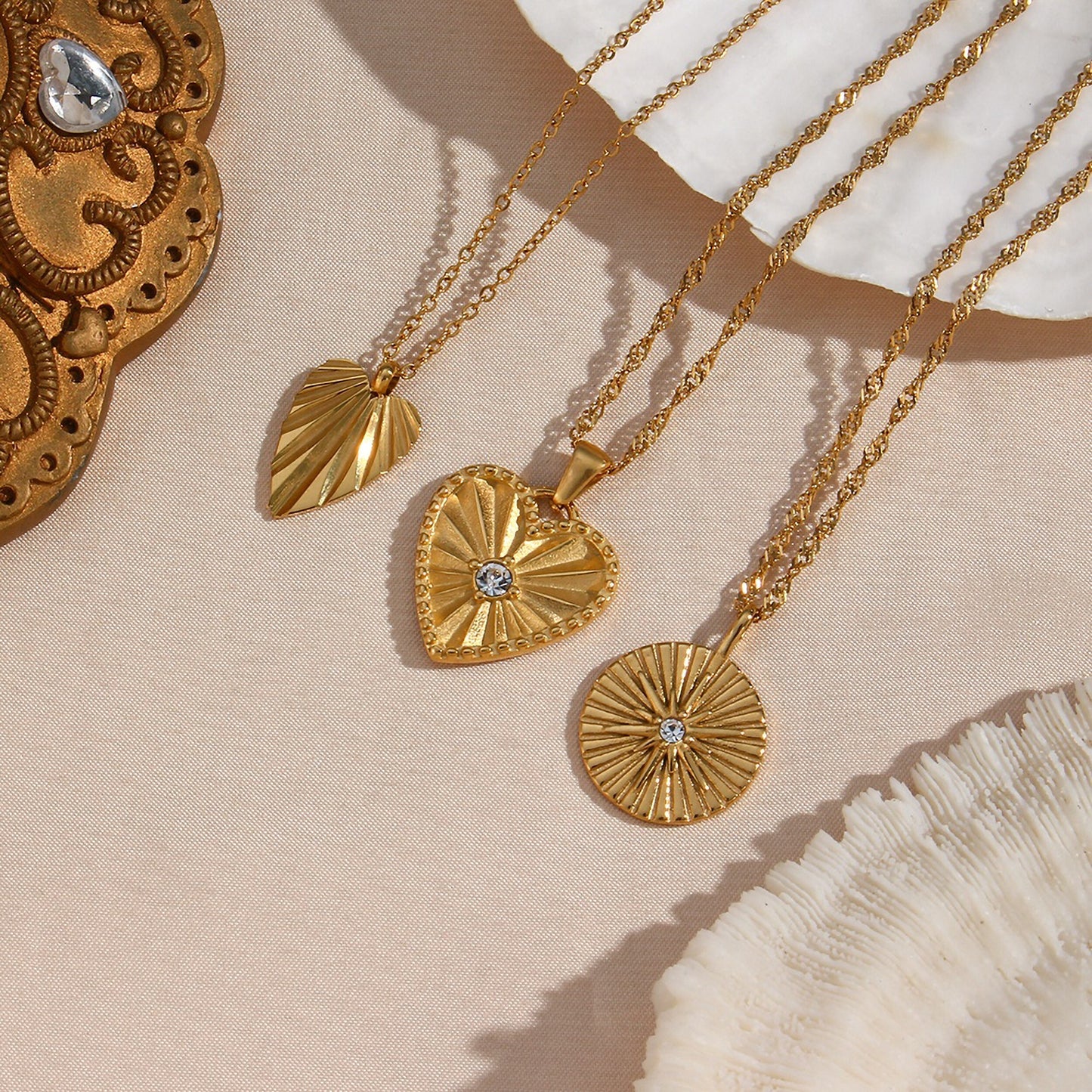 18K Gold Plated Vintage Leaf Texture Heart Pendant Necklace Coin Star Zircon Necklace Gold Plated Jewelry