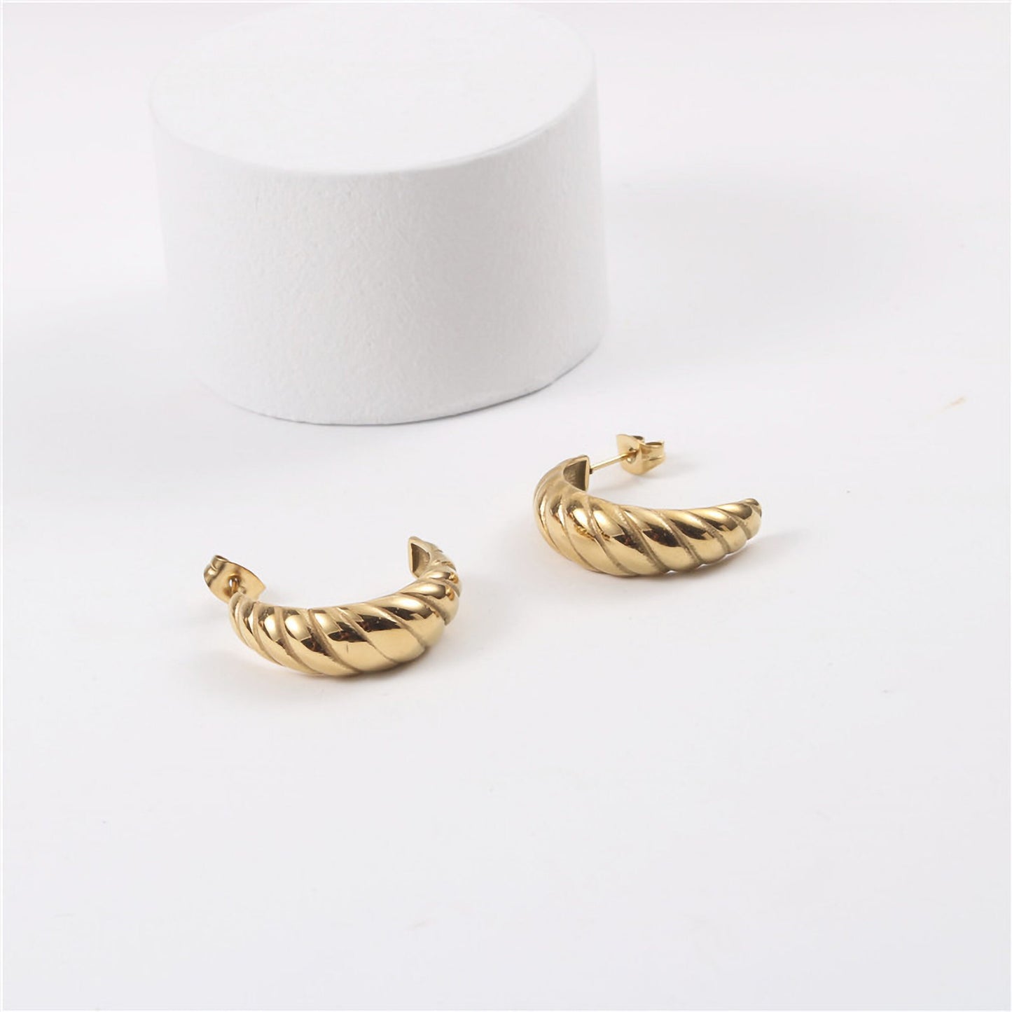 Vintage Bold Croissant Earring