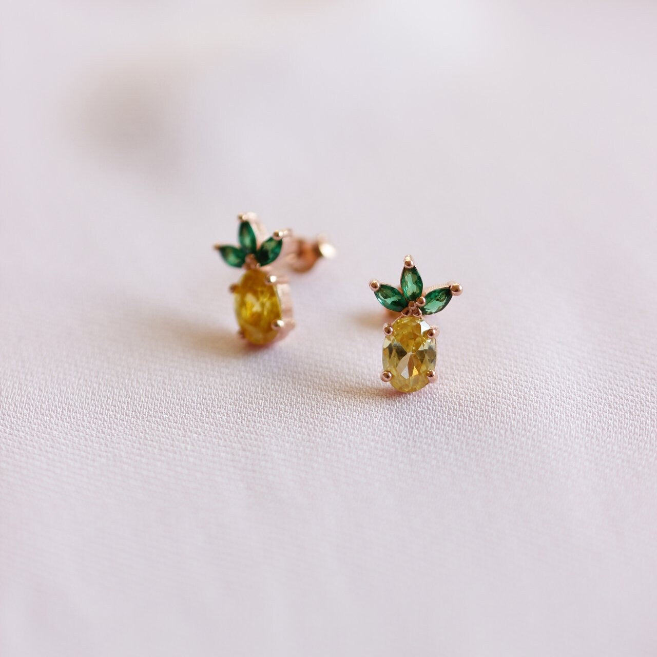 Dainty Fruit Stud Earrings, Studs Fruits Earring, Dainty Crystal Fruit Earring, Colorful Ring with Fruit Design, Minimalist Summer Earrings