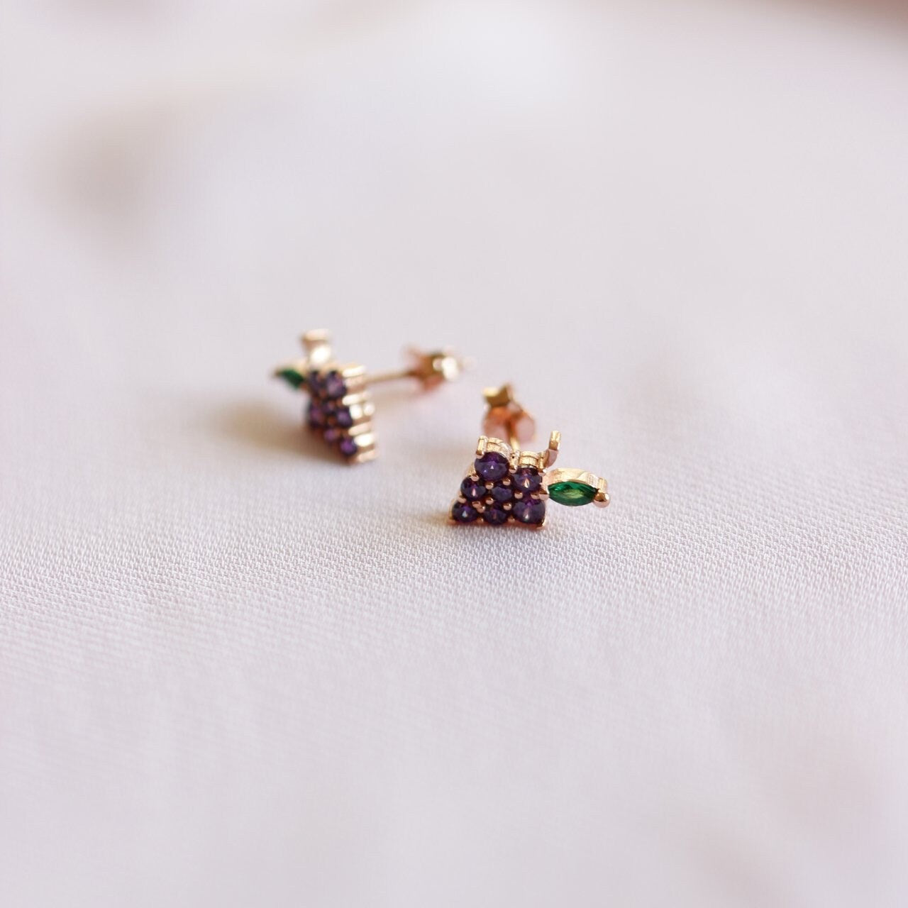 Dainty Fruit Stud Earrings, Studs Fruits Earring, Dainty Crystal Fruit Earring, Colorful Ring with Fruit Design, Minimalist Summer Earrings